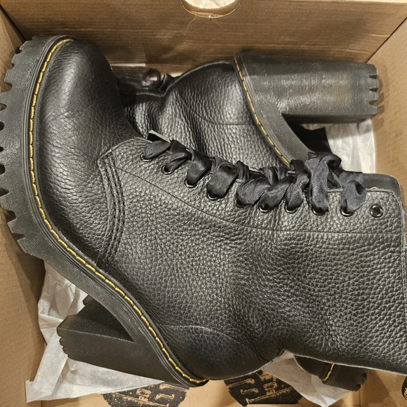 Dr. Marten - Kendra Aunt Sally Black Leather Platform Boots - EUC - Picture 4 of 5